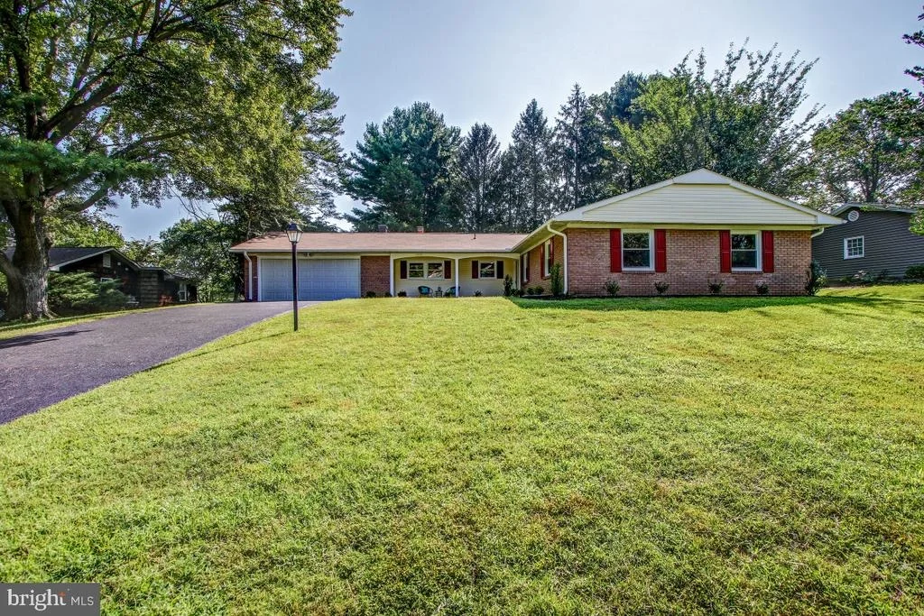 Photo of 14105 BLAZER LANE