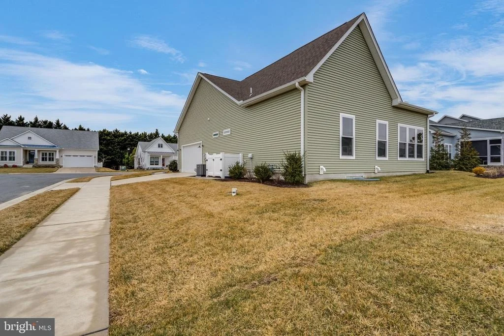 Photo of 16471 FOUR LEAF DRIVE