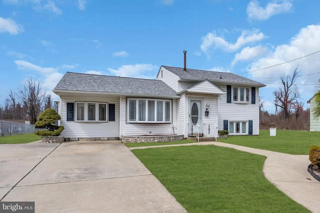 Photo of 103 CARVER DRIVE