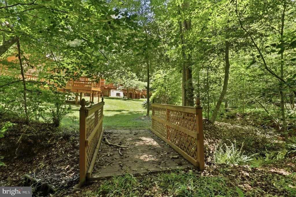 Photo of 6501 COMMONWEALTH COURT