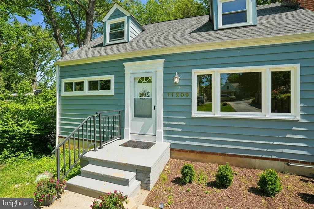 Photo of 11209 MIDVALE ROAD
