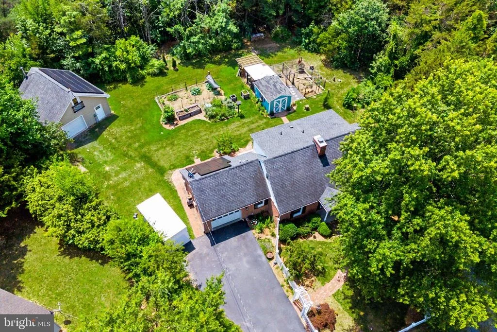 Photo of 2105 SHAWN DRIVE