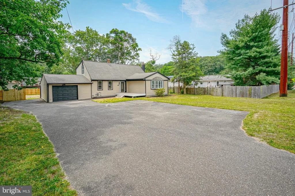 Photo of 299 HICKSTOWN ROAD