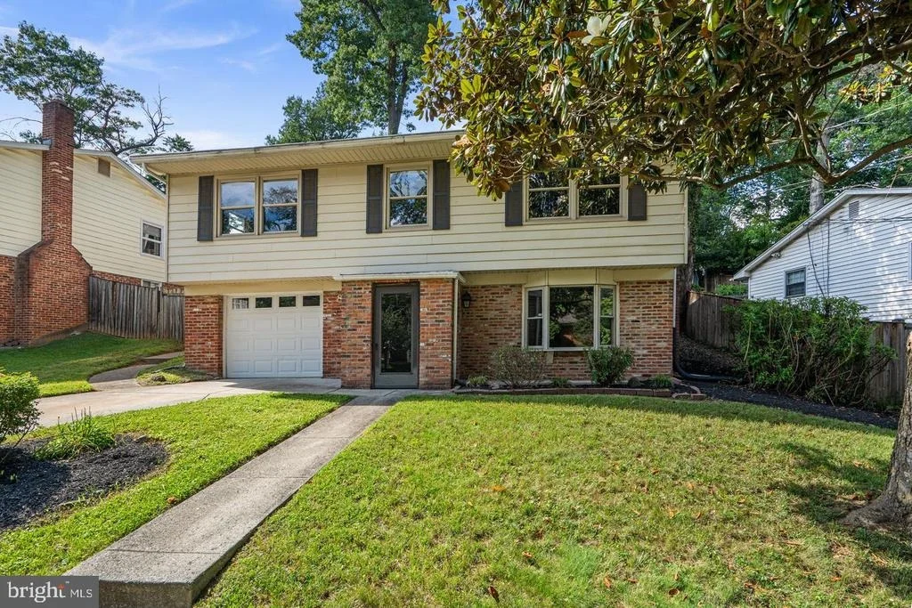 Photo of 822 LOXFORD TERRACE