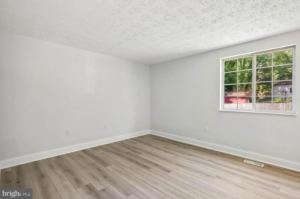 Photo of 6612 SEWARD ROAD