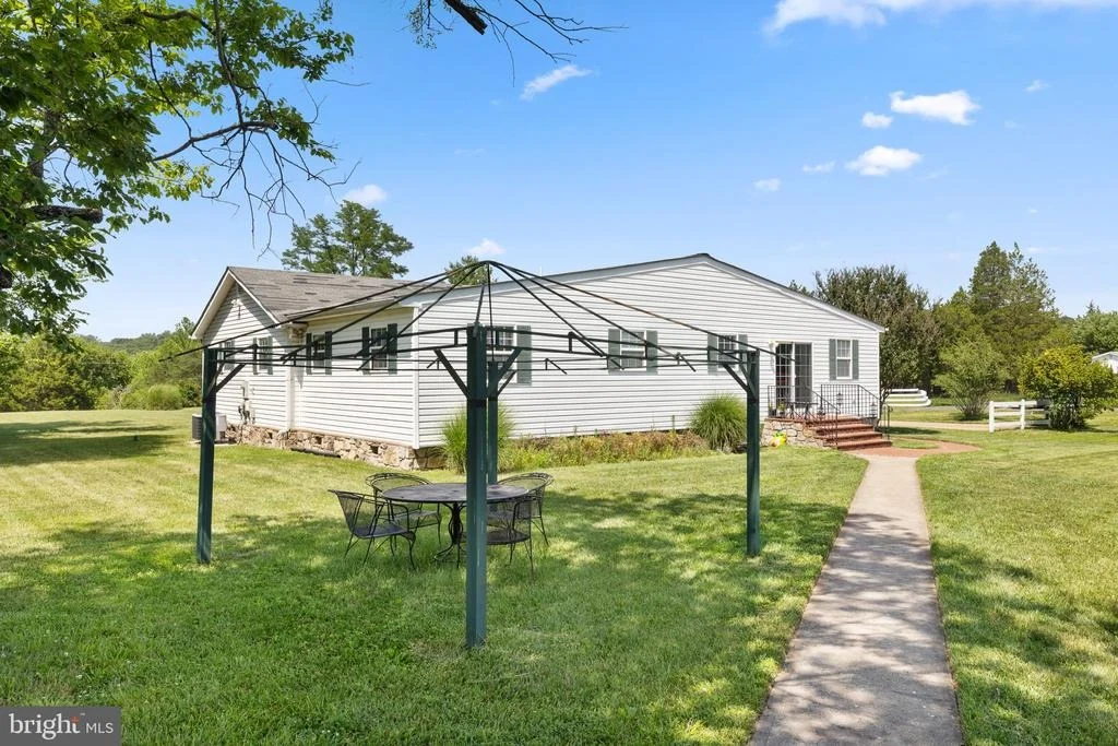 Photo of 14917 COMPTON ROAD
