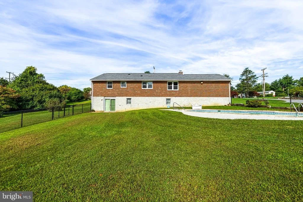 Photo of 12721 MANOR ROAD