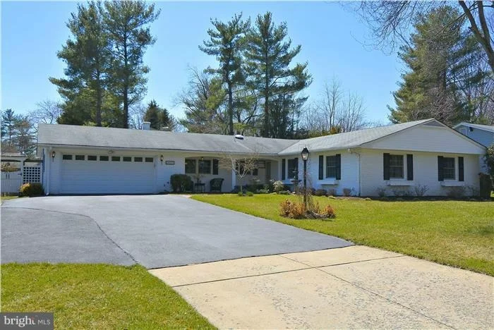 Photo of 14009 BETHPAGE LANE