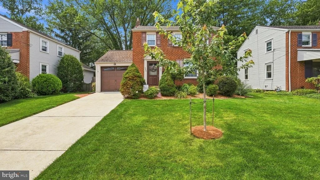 Photo of 424 EVANS AVENUE