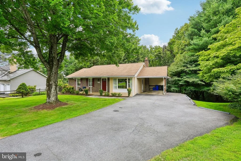 Photo of 24833 SHOWBARN CIRCLE