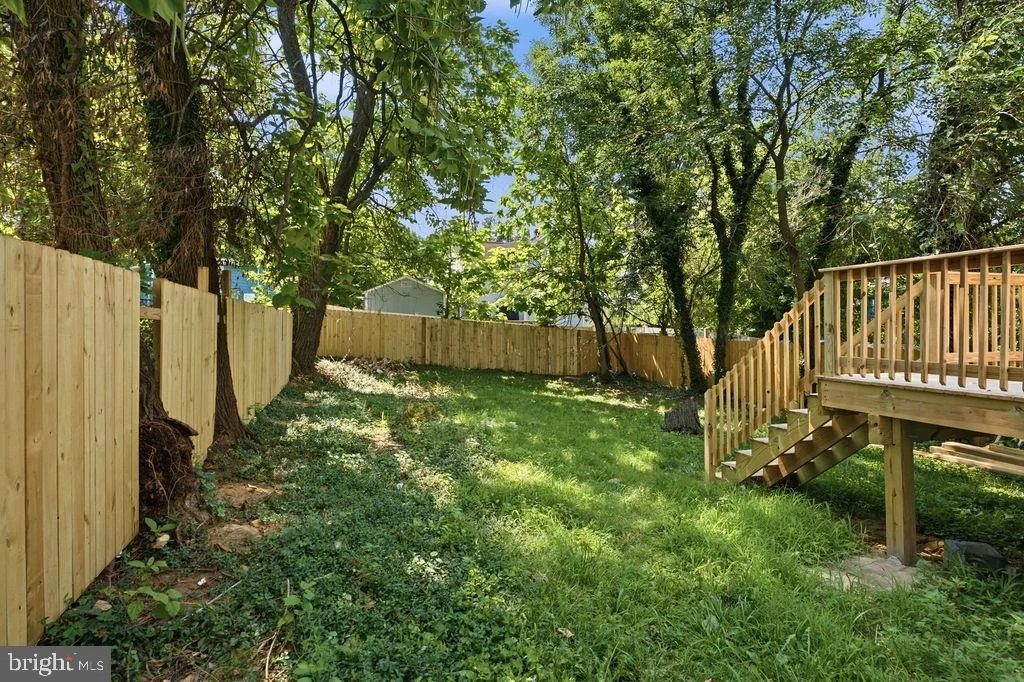 Photo of 5807 DADE STREET