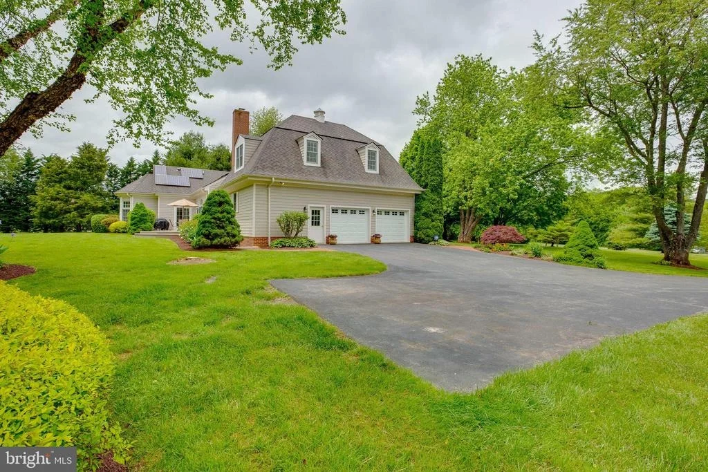 Photo of 6504 GRIFFITH ROAD