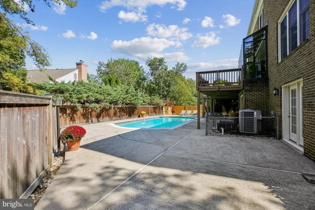 Photo of 9537 FOX HOLLOW