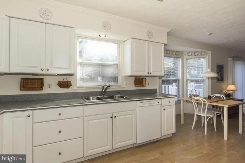 Photo of 10941 HILLTOP LANE