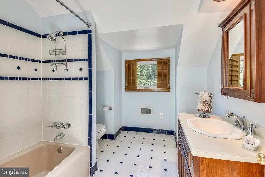 Photo of 9919 MACARTHUR BOULEVARD