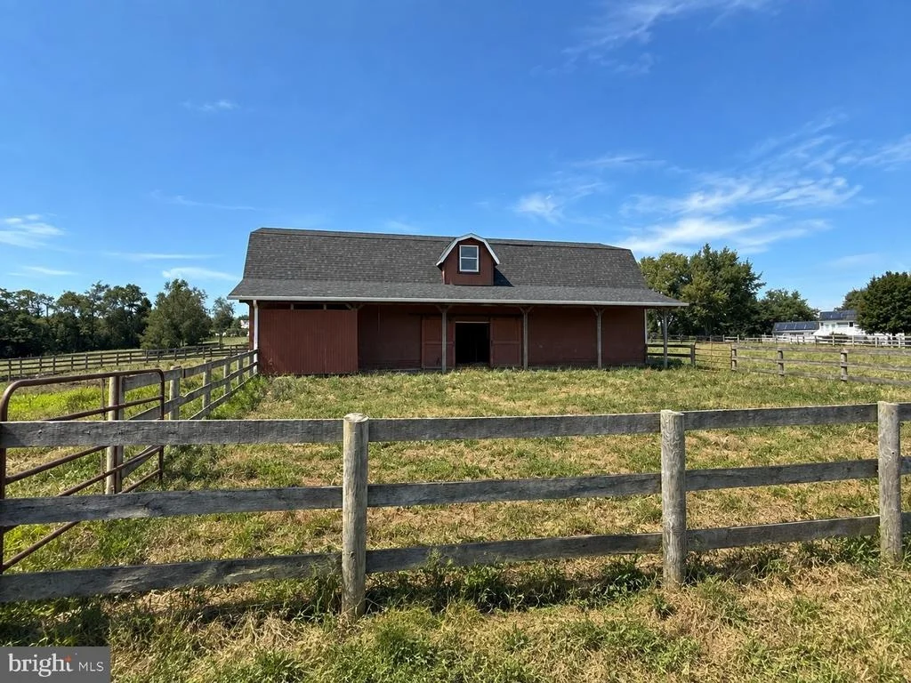 Photo of 4719 RIDGE ROAD
