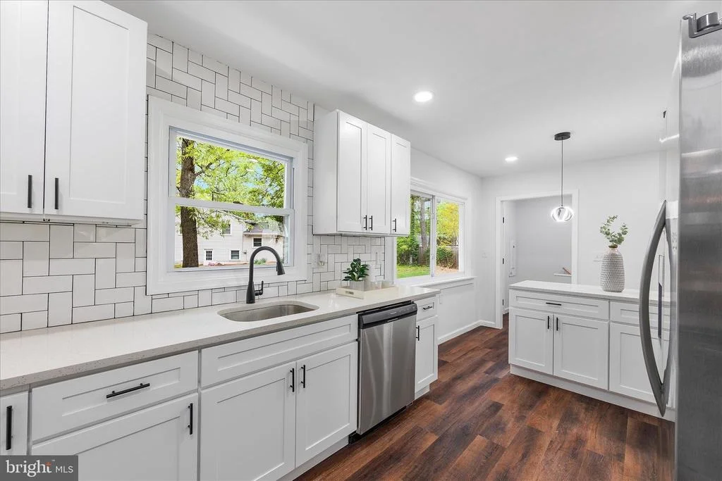 Photo of 1511 LONG POINT ROAD
