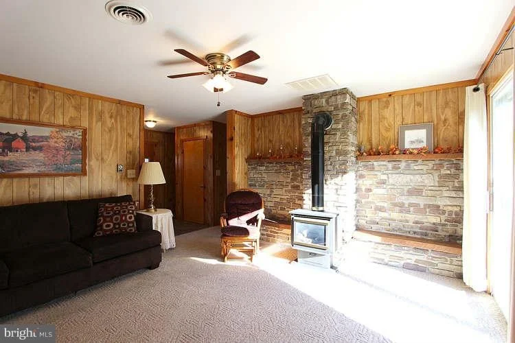 Photo of 6041 OLD BOHN ROAD