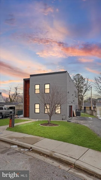 Photo of 3145 BAYBRIAR ROAD