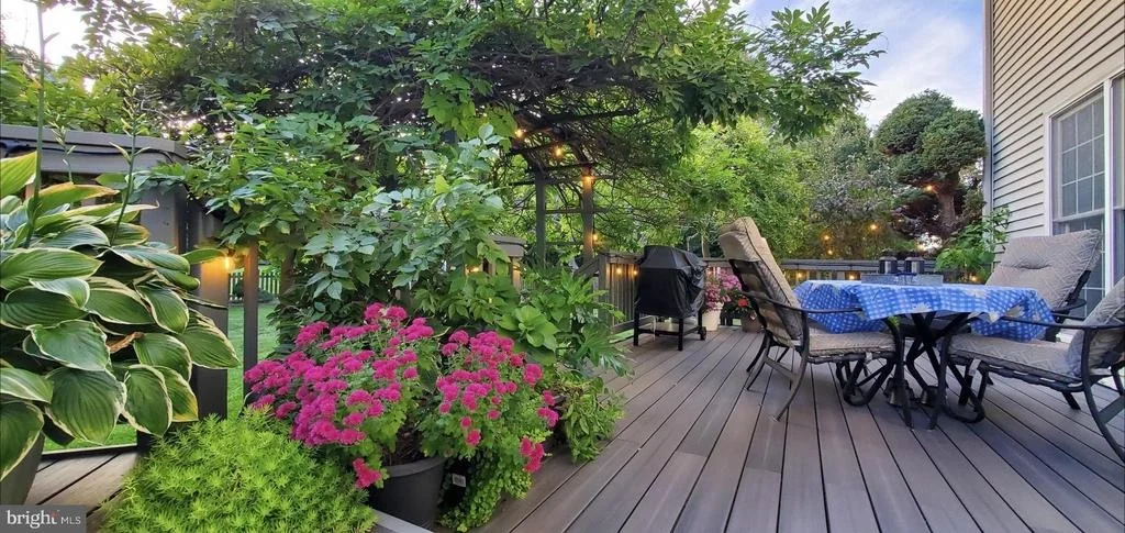 Photo of 10 MAPLECREST COURT