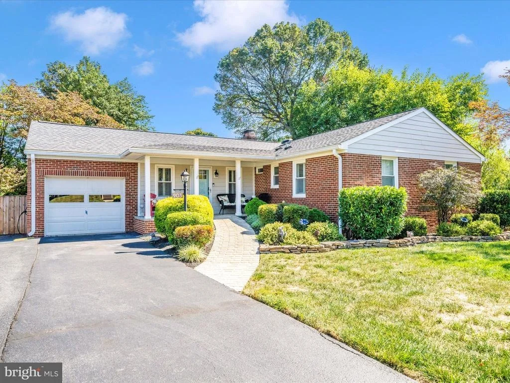 Photo of 903 MERCER PLACE