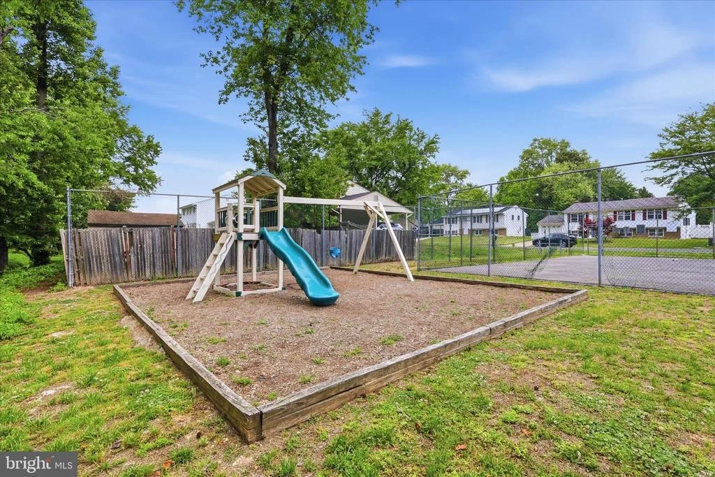Photo of 10501 BEECHWOOD DRIVE