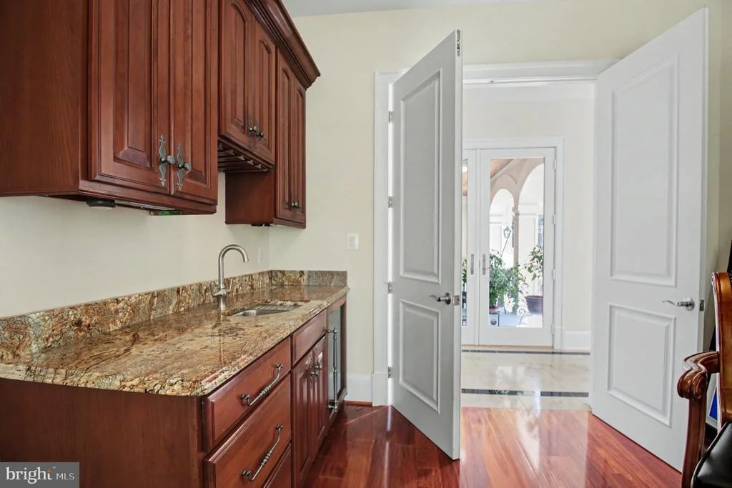 Photo of 5985 SAINT CATHERINES LANE