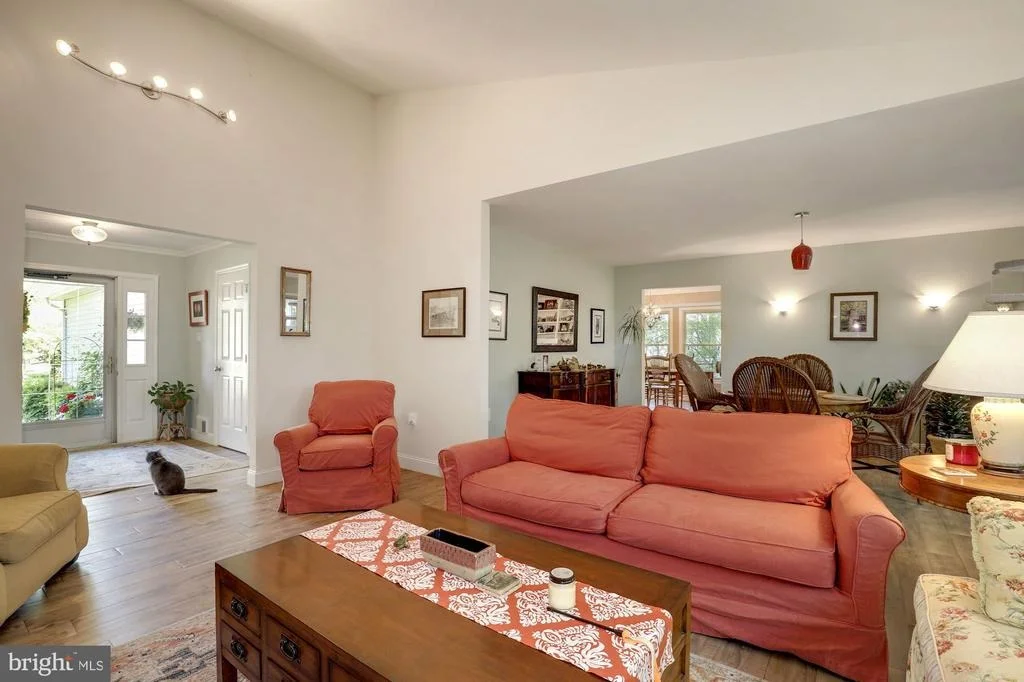 Photo of 800 BRIDGEPORT WAY