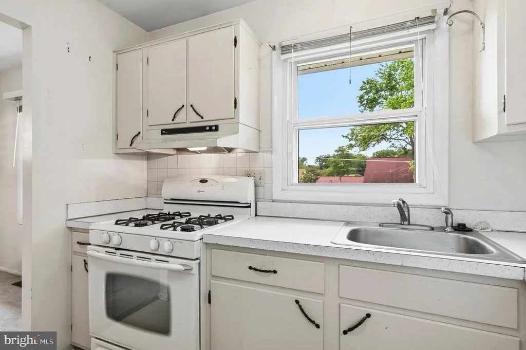 Photo of 215 COMPTON ROAD