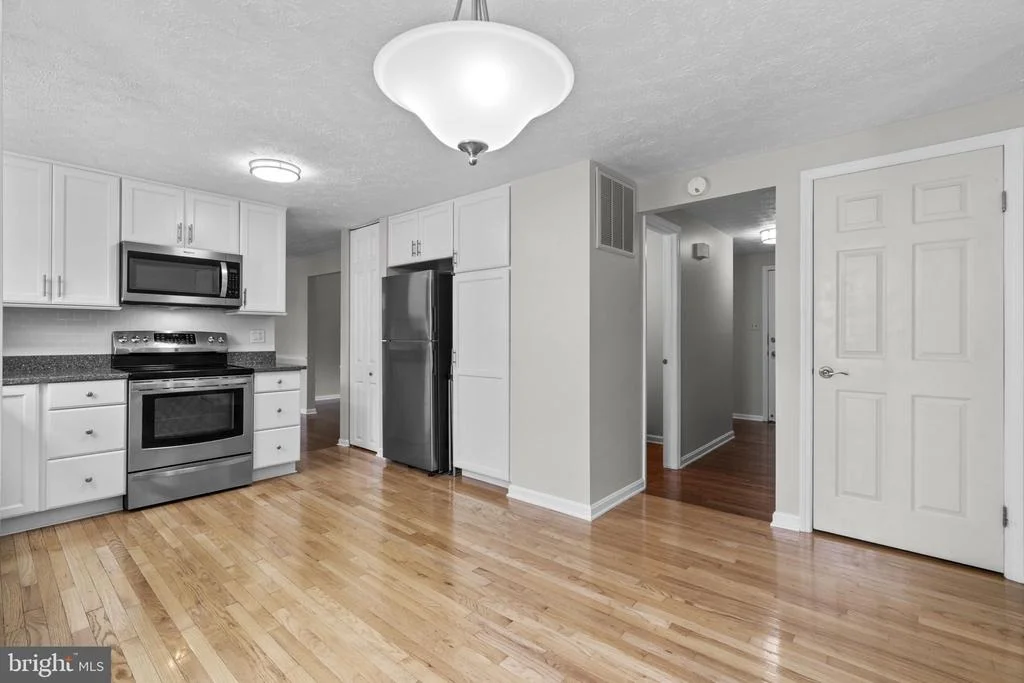 Photo of 8064 RED JACKET WAY