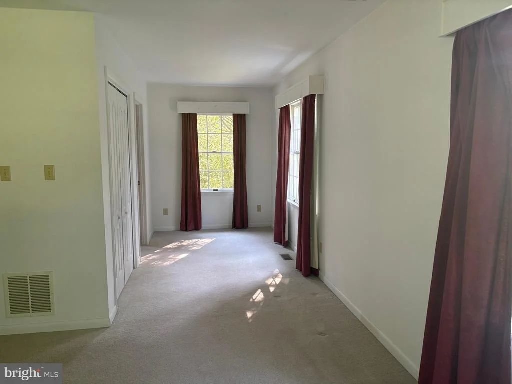 Photo of 207 THRASHER WAY