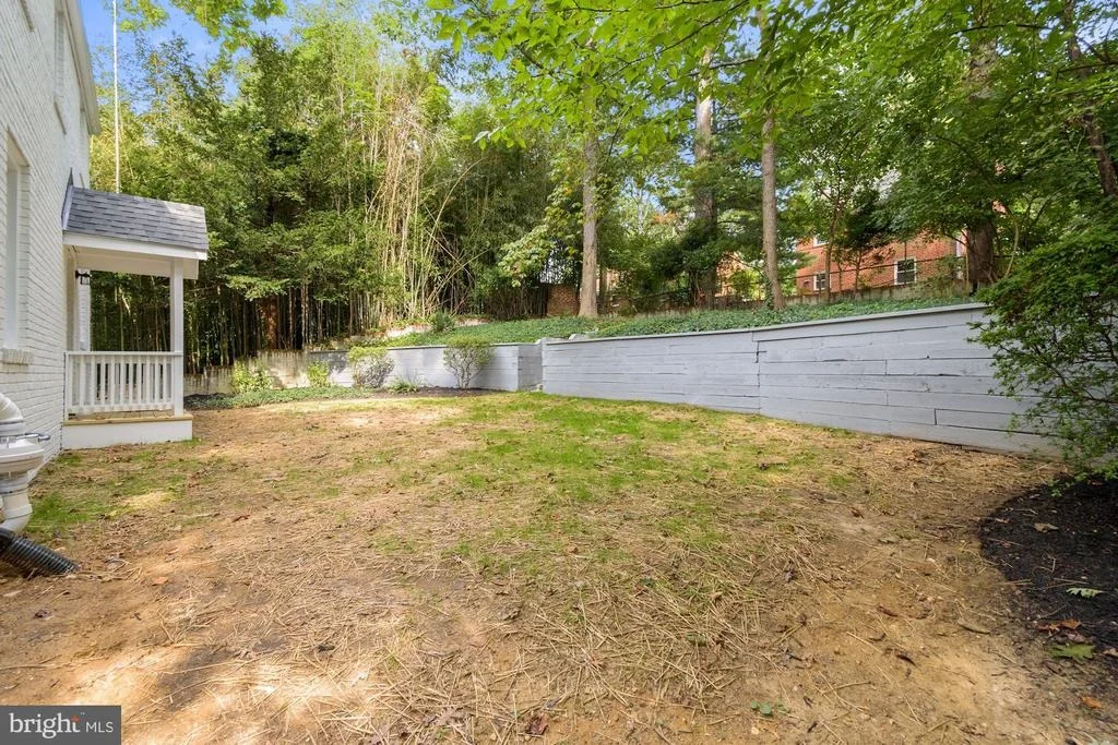 Photo of 8713 READING ROAD
