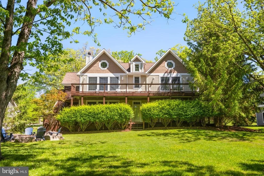 Photo of 200 STILWATER DRIVE