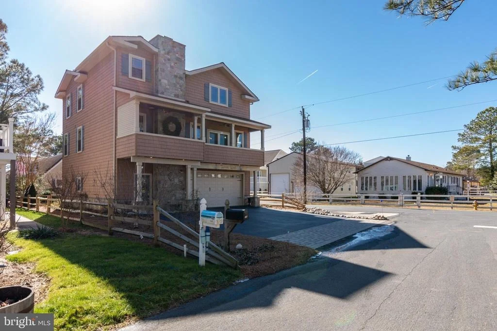 Photo of 144 ELIZABETH WAY