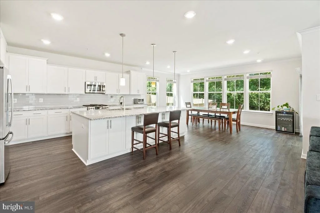 Photo of 5211 CONTINENTAL DRIVE