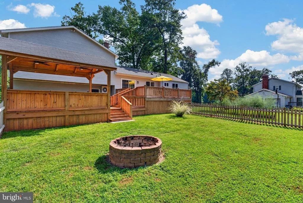 Photo of 4294 WOLF HILL DRIVE