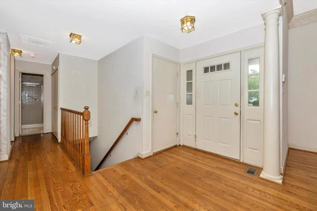 Photo of 827 DUNBROOKE COURT