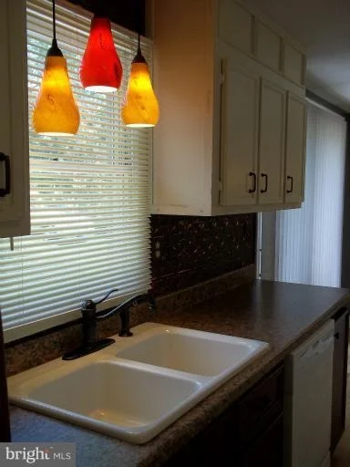 Photo of 27 E STREET E