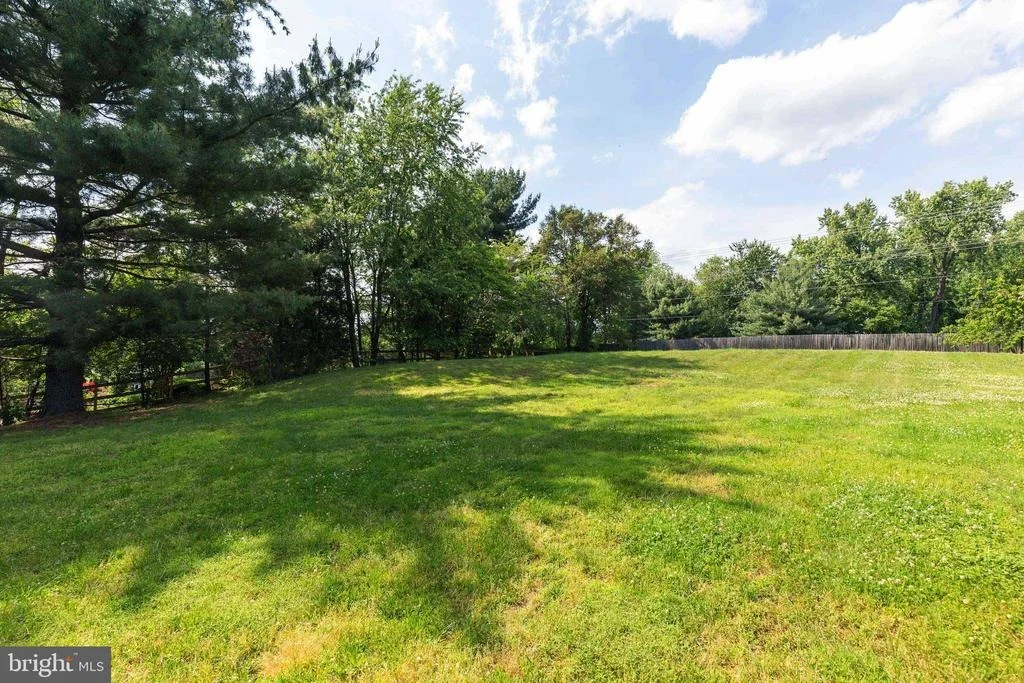 Photo of 1811 CLOVERMEADOW DRIVE