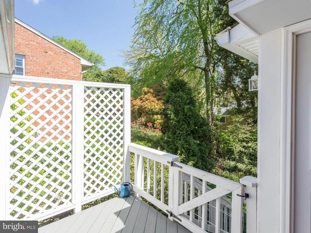 Photo of 1827 DEER DRIVE