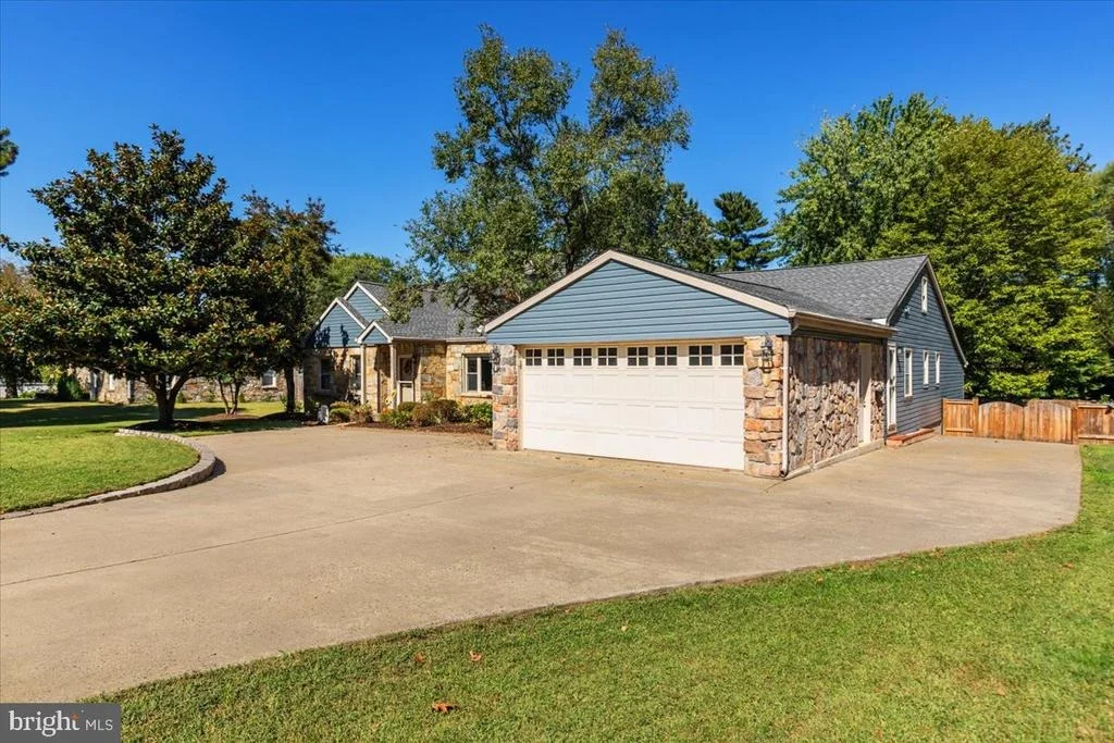 Photo of 9019 SUDLEY ROAD