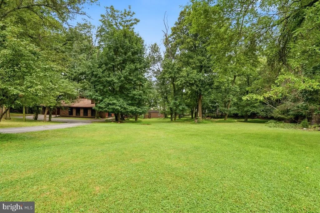 Photo of 6422 QUINN ROAD