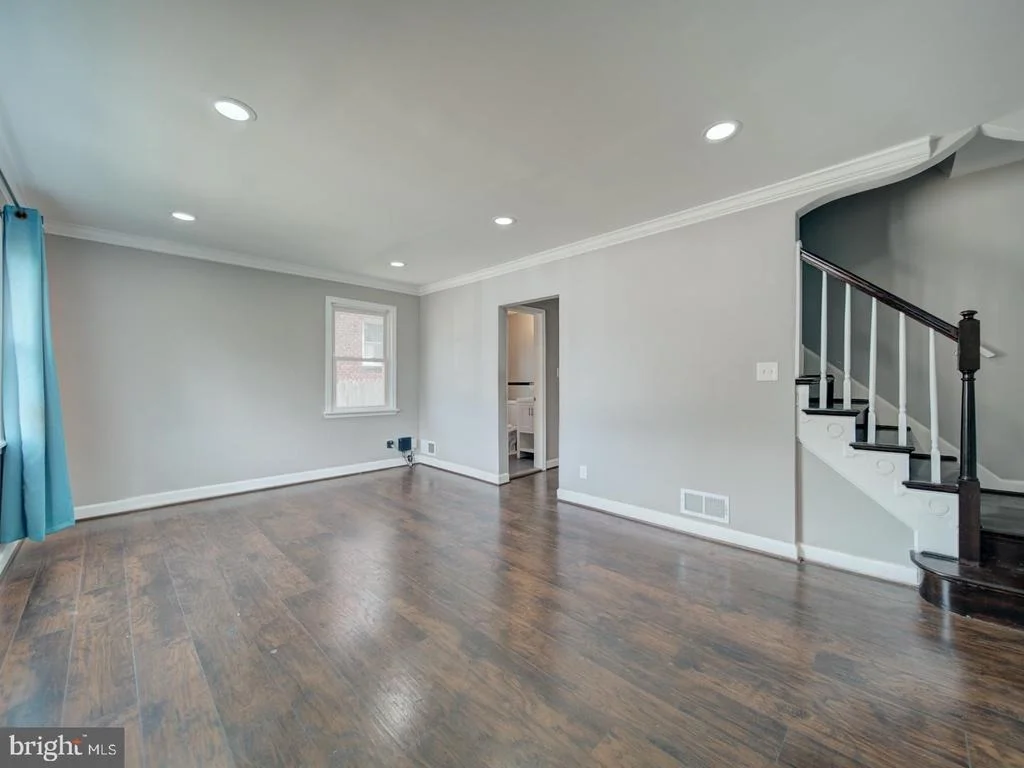 Photo of 2407 SAINT CLAIR DRIVE