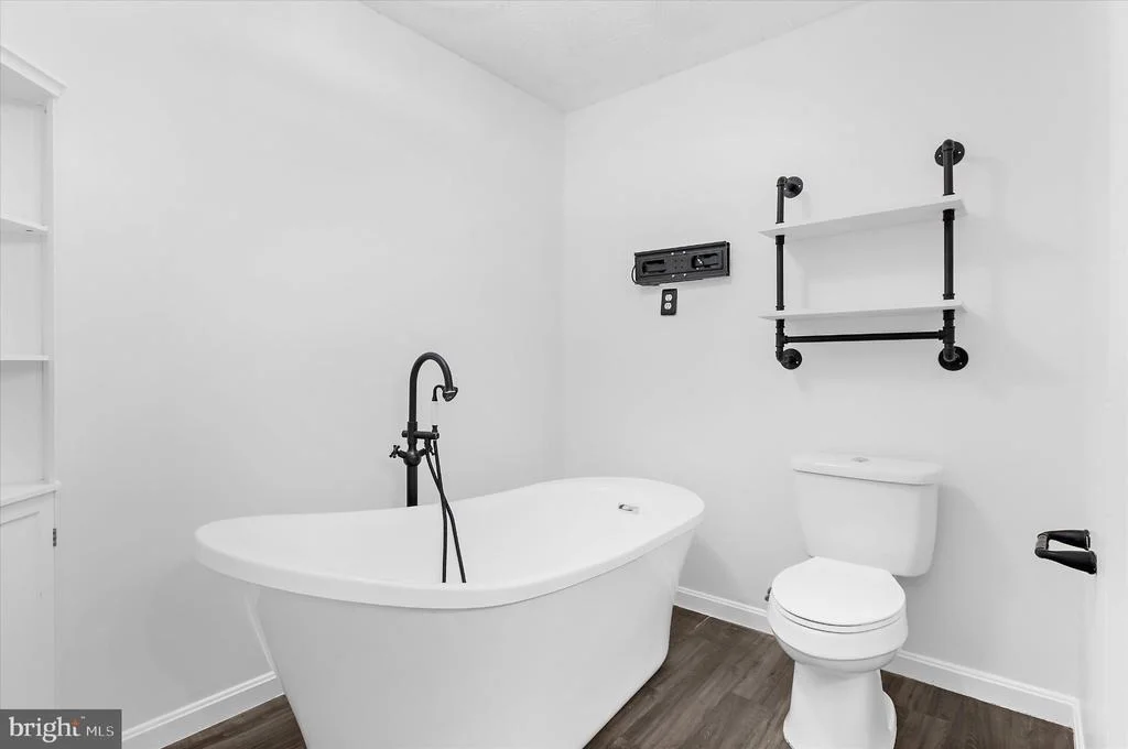 Photo of 1718 SEVERN ROAD