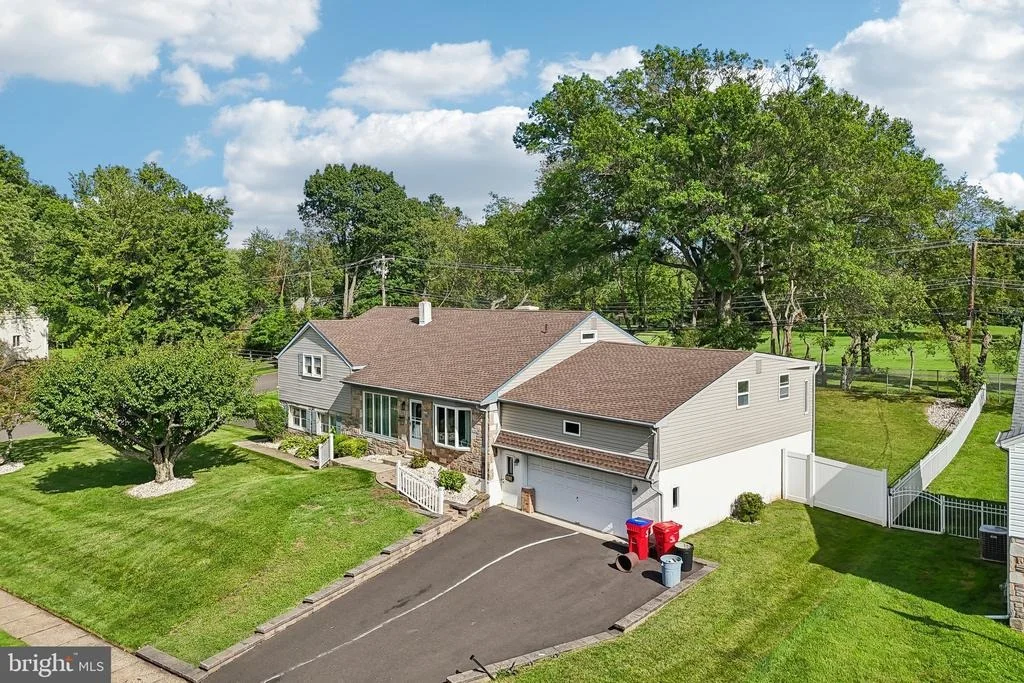 Photo of 865 WORTHINGTON DRIVE