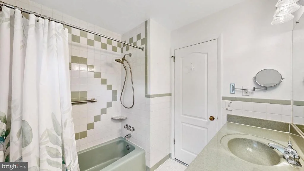 Photo of 45 W FAIRFIELD DRIVE