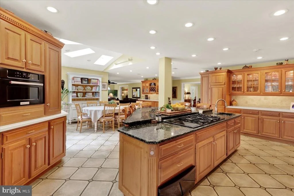 Photo of 225 LOGAN AVENUE