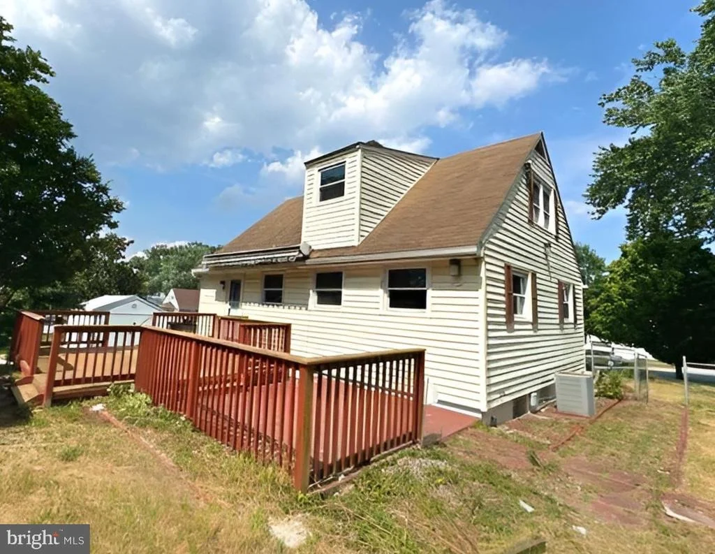 Photo of 5220 TODD AVENUE