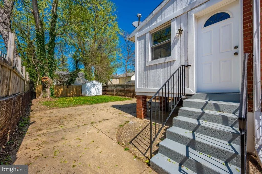 Photo of 3407 FLORAL STREET