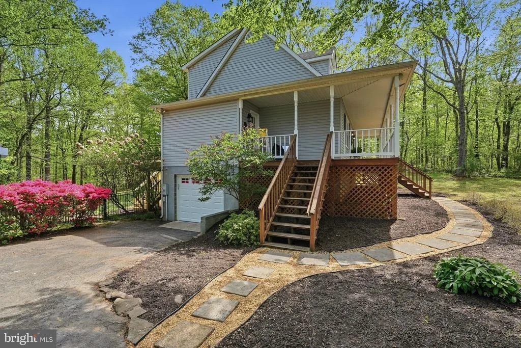 Photo of 3229 COLVIN ROAD